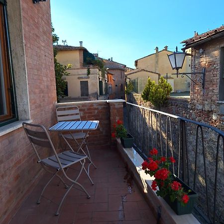 Il "Terrazzino" Nel Cuore Di Сієна Екстер'єр фото